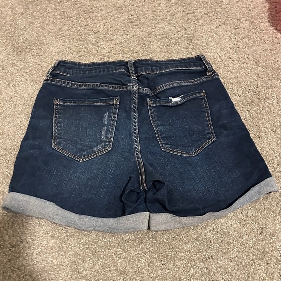 A.n.a blue denim mid rise women shorts, distressed rolled cuff hem shorts sz 2 - Picture 3 of 5